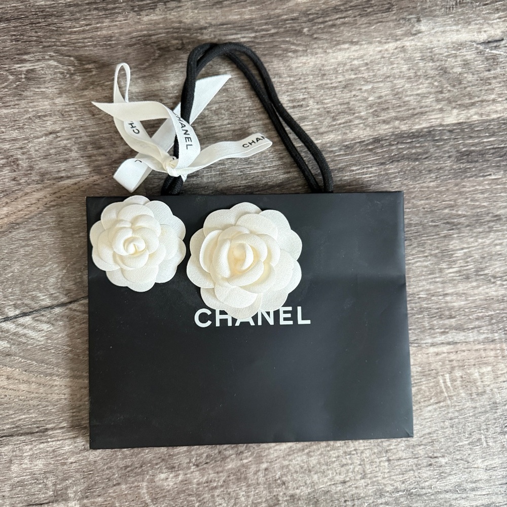 Black Chanel Sales Bag Ribbon w/ Paper Camellias